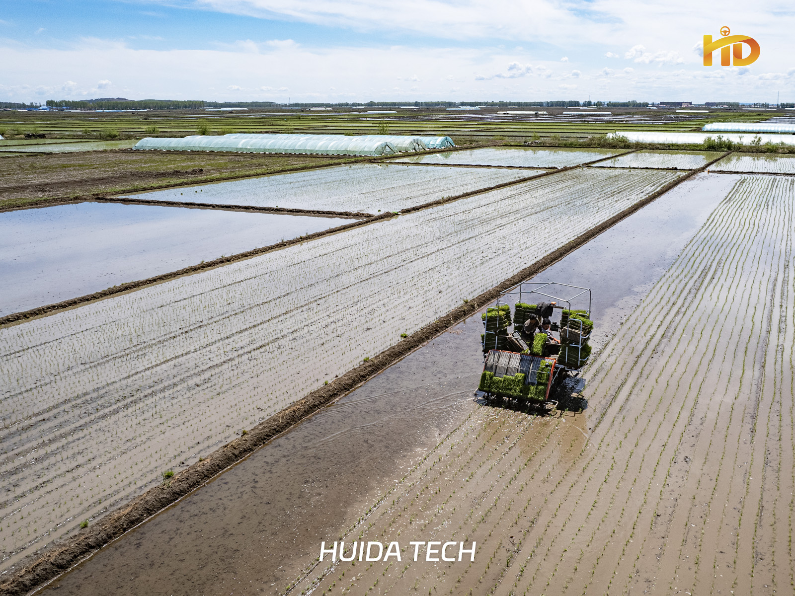  Huida A equipe de tecnologia conduziu depuração de navegação para clientes finais no Vietnã. 